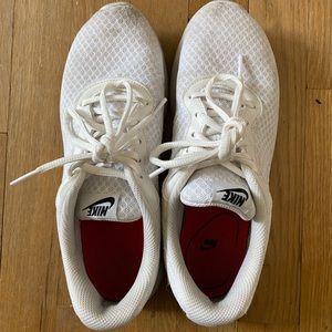 Size 8 women’s Nike frees